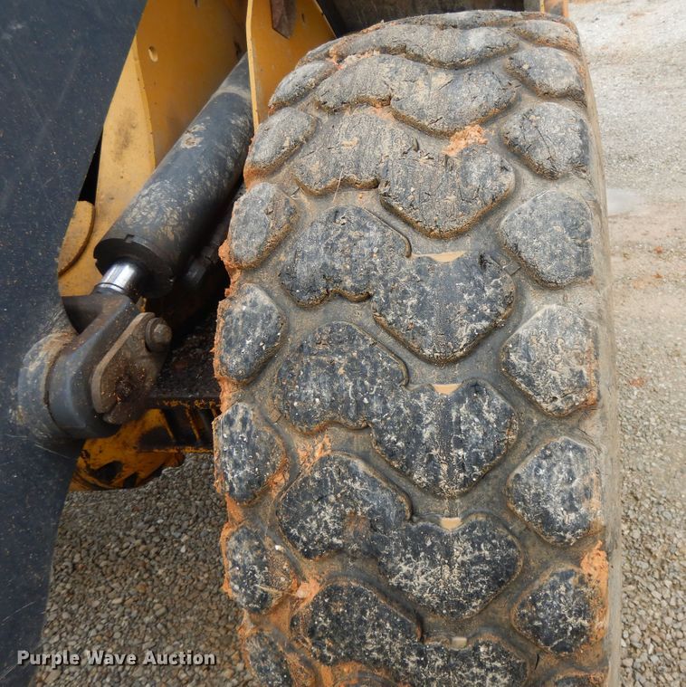 image for item DE5775 2004 John Deere 444J  wheel loader