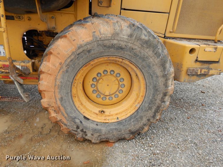 image for item DE5775 2004 John Deere 444J  wheel loader
