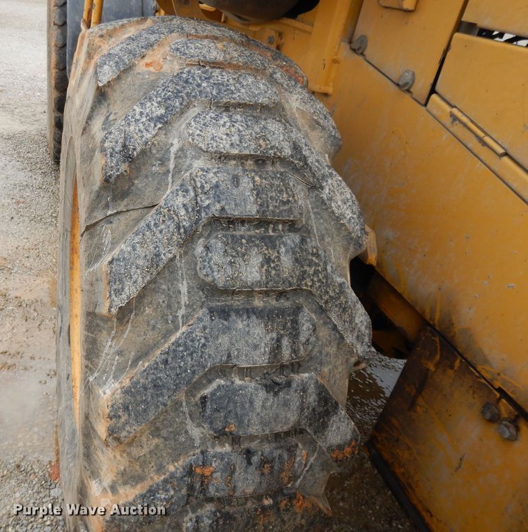 image for item DE5775 2004 John Deere 444J  wheel loader