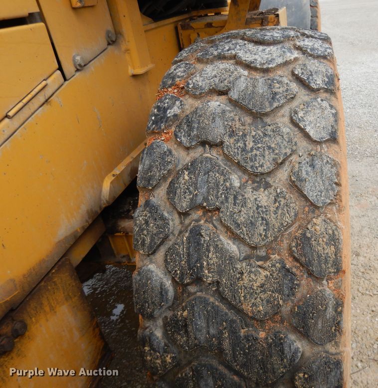 image for item DE5775 2004 John Deere 444J  wheel loader