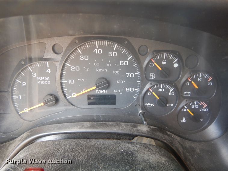 image for item DE5776 2005 Chevrolet C7500  oil distributor truck