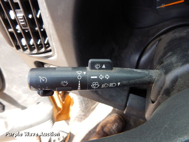 image for item DE5776 2005 Chevrolet C7500  oil distributor truck