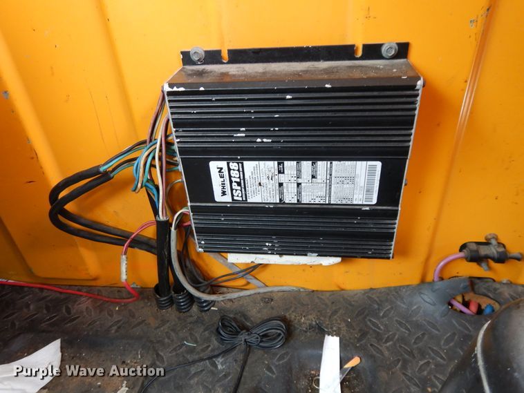 image for item DE5776 2005 Chevrolet C7500  oil distributor truck