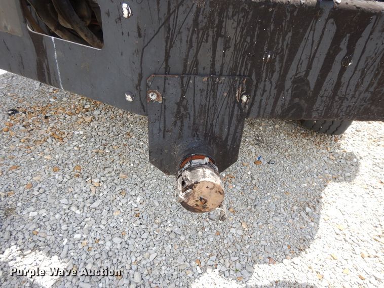 image for item DE5776 2005 Chevrolet C7500  oil distributor truck