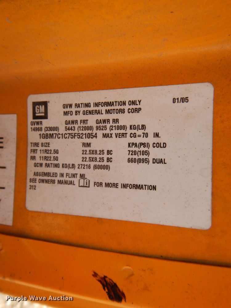 image for item DE5776 2005 Chevrolet C7500  oil distributor truck