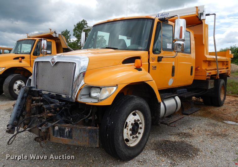 image for item DE5777 2006 International 7400  dump truck