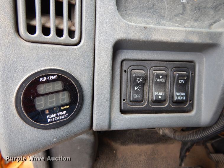 image for item DE5777 2006 International 7400  dump truck