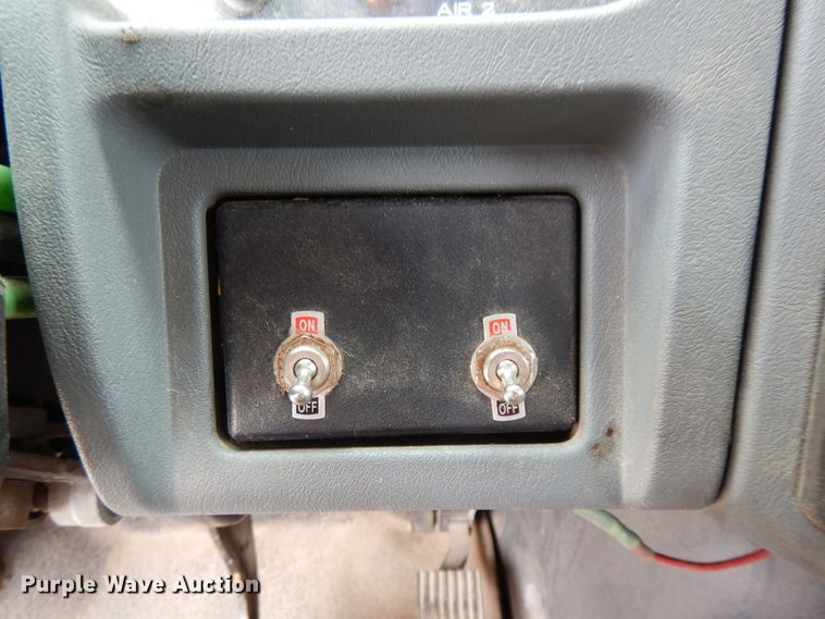 image for item DE5777 2006 International 7400  dump truck