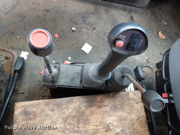 image for item DE5777 2006 International 7400  dump truck