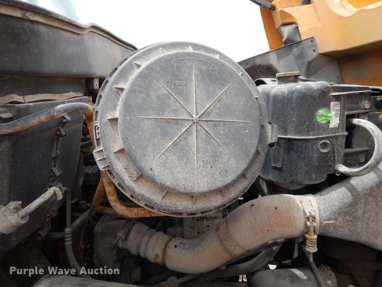 image for item DE5777 2006 International 7400  dump truck