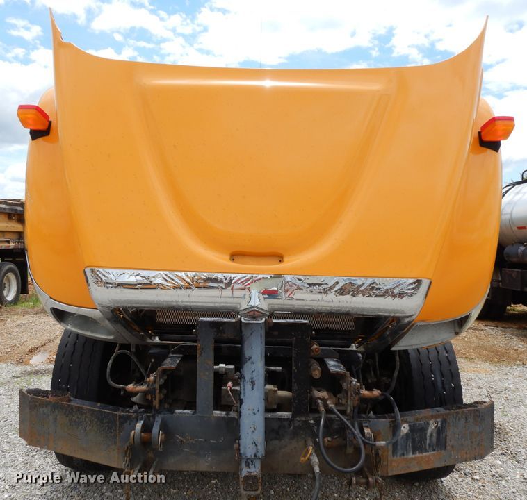 image for item DE5777 2006 International 7400  dump truck