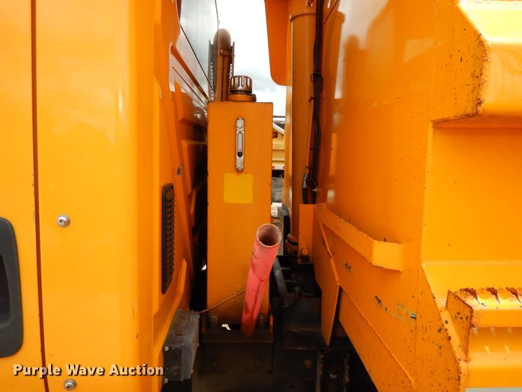 image for item DE5777 2006 International 7400  dump truck