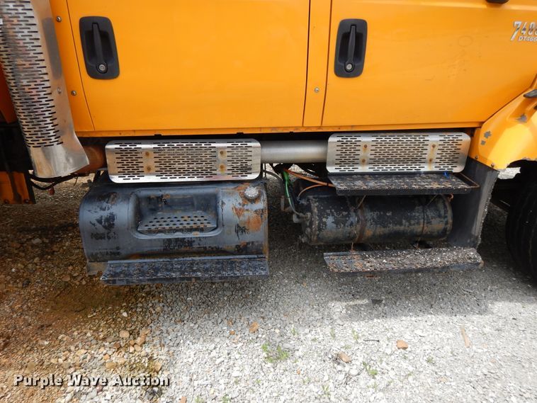 image for item DE5777 2006 International 7400  dump truck