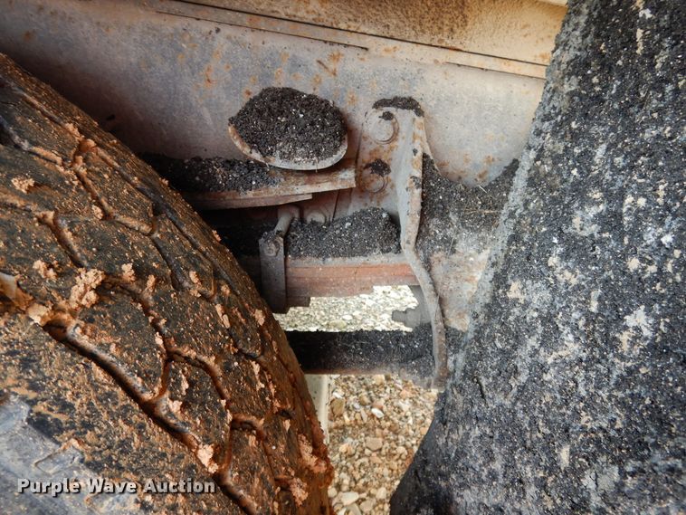 image for item DE5777 2006 International 7400  dump truck