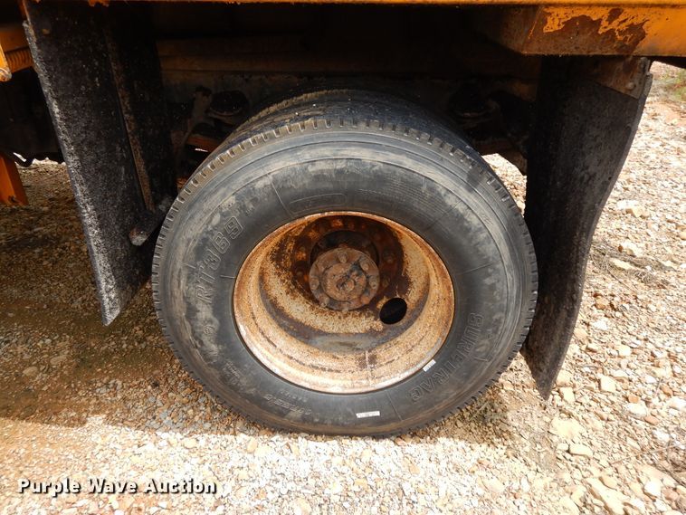 image for item DE5777 2006 International 7400  dump truck