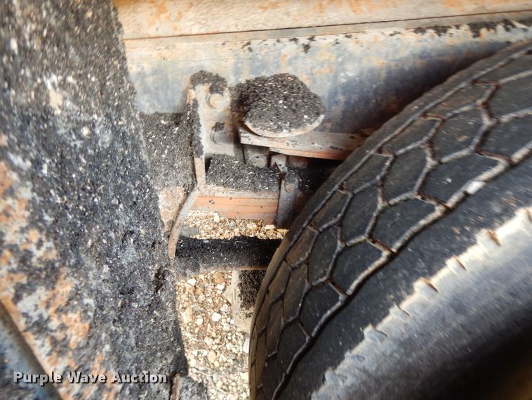 image for item DE5777 2006 International 7400  dump truck