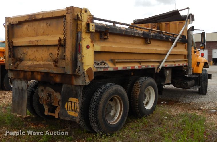 image for item DE5778 2006 International 7400   dump truck