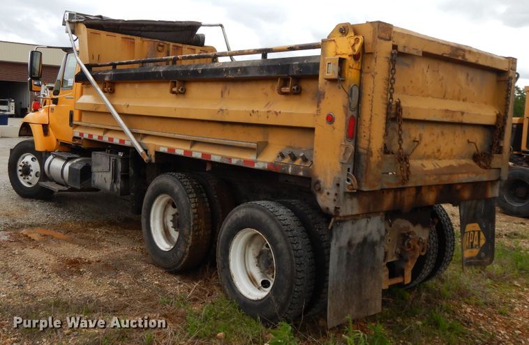 image for item DE5778 2006 International 7400   dump truck