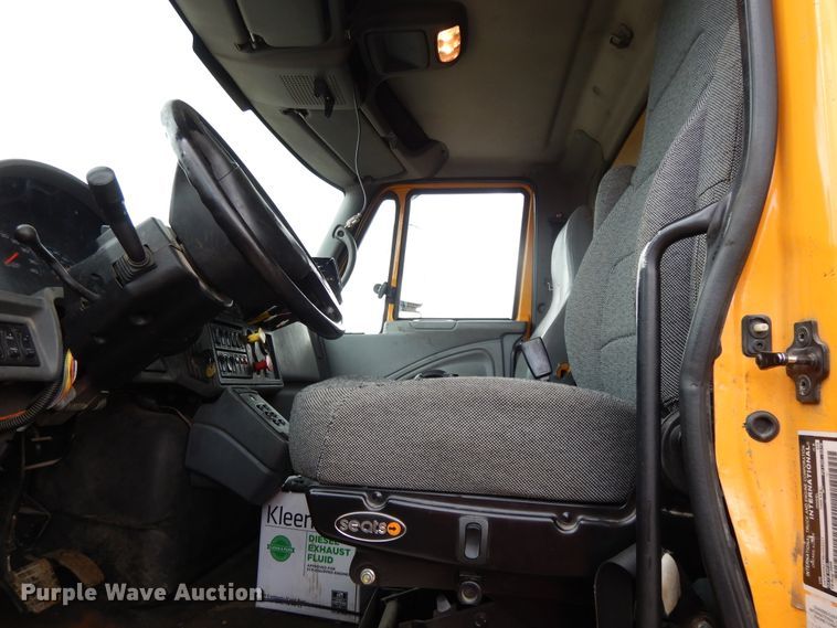 image for item DE5778 2006 International 7400   dump truck