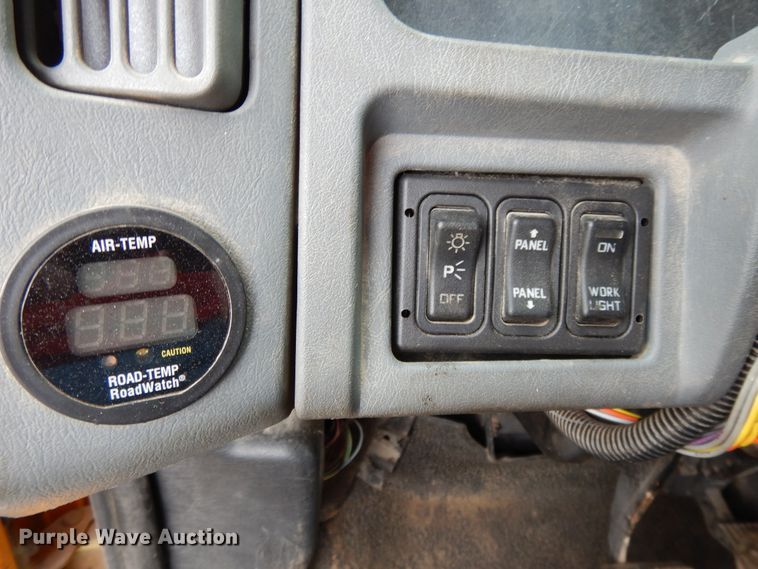 image for item DE5778 2006 International 7400   dump truck