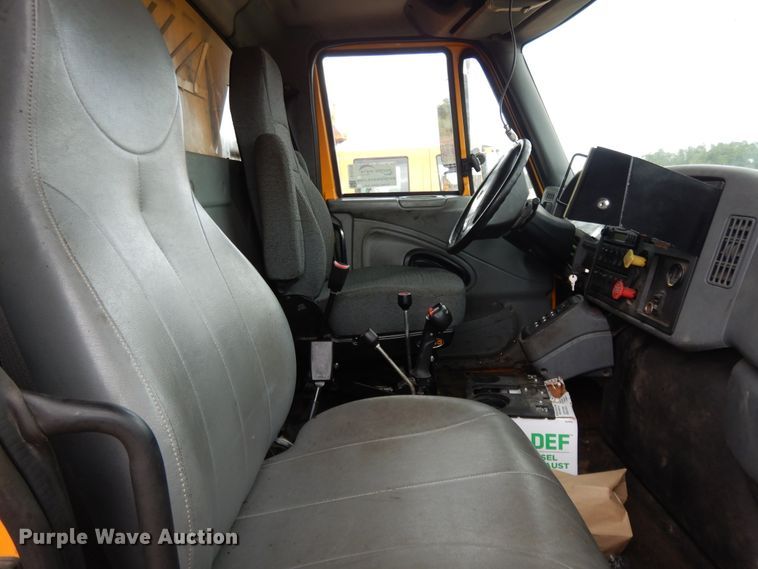 image for item DE5778 2006 International 7400   dump truck