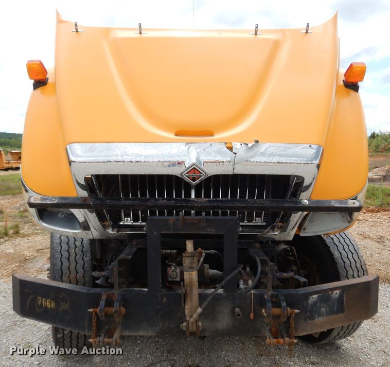 image for item DE5778 2006 International 7400   dump truck