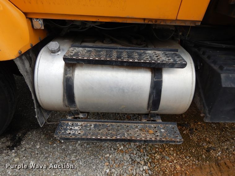 image for item DE5778 2006 International 7400   dump truck