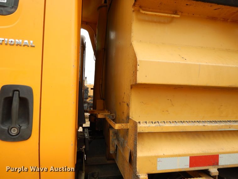 image for item DE5778 2006 International 7400   dump truck