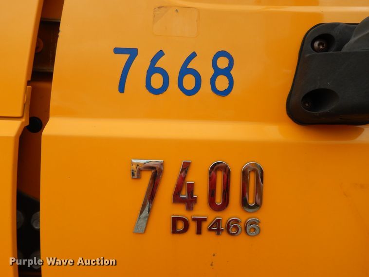 image for item DE5778 2006 International 7400   dump truck