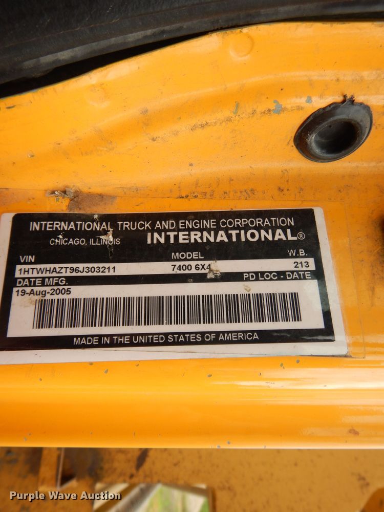 image for item DE5778 2006 International 7400   dump truck