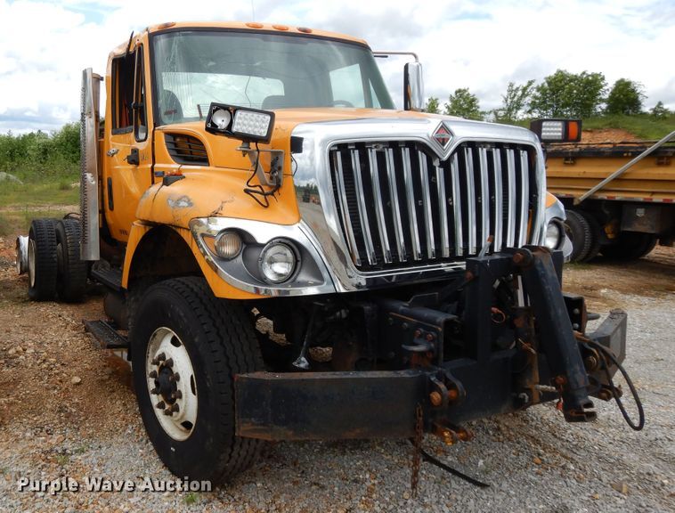 image for item DE5781 2009 International 7500  truck cab and chassis