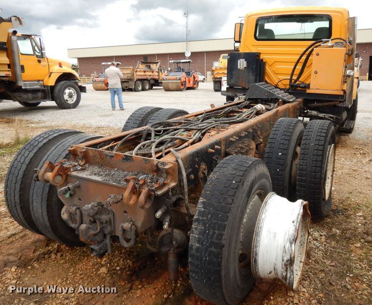 image for item DE5781 2009 International 7500  truck cab and chassis