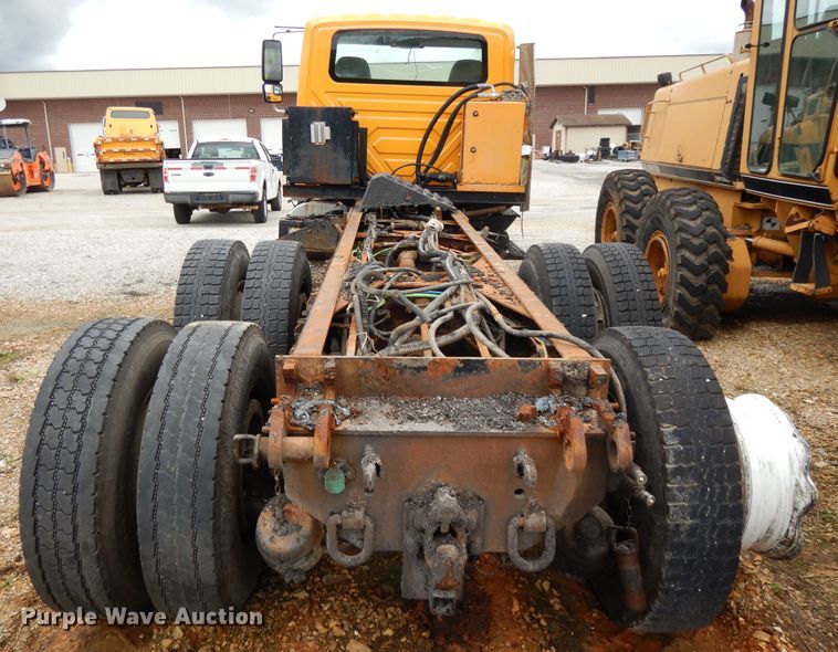 image for item DE5781 2009 International 7500  truck cab and chassis