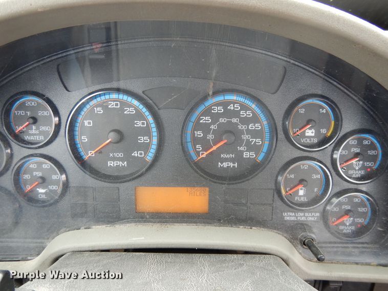 image for item DE5781 2009 International 7500  truck cab and chassis