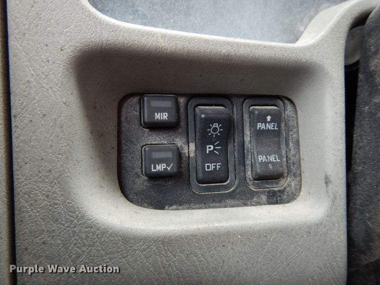 image for item DE5781 2009 International 7500  truck cab and chassis