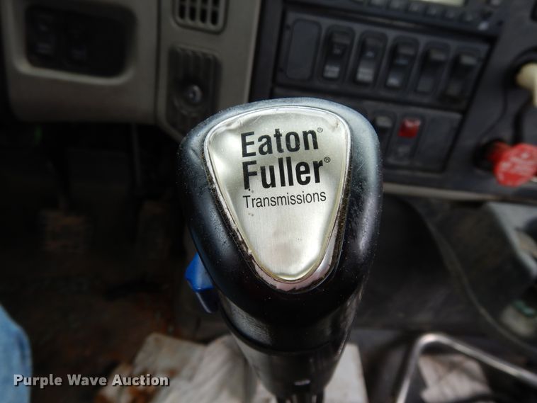 image for item DE5781 2009 International 7500  truck cab and chassis