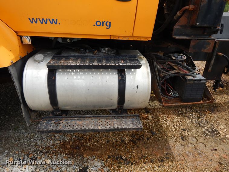 image for item DE5781 2009 International 7500  truck cab and chassis