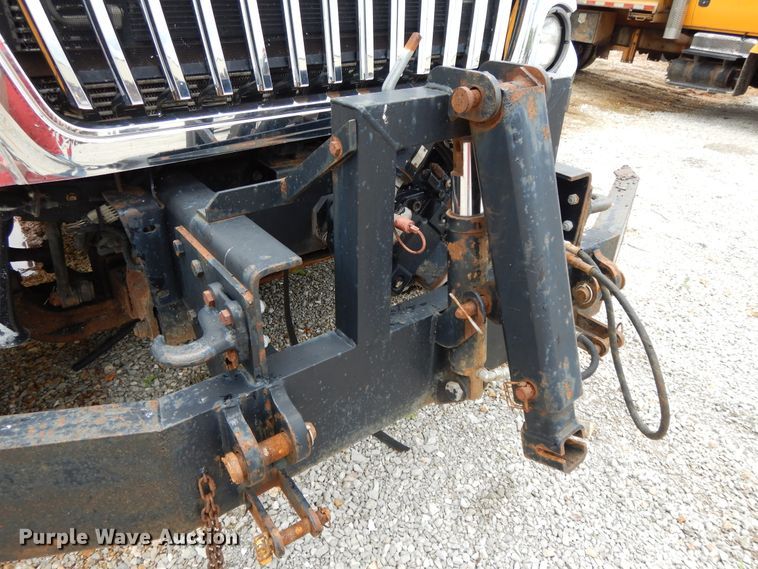 image for item DE5781 2009 International 7500  truck cab and chassis