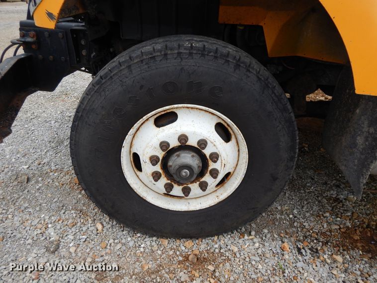 image for item DE5781 2009 International 7500  truck cab and chassis