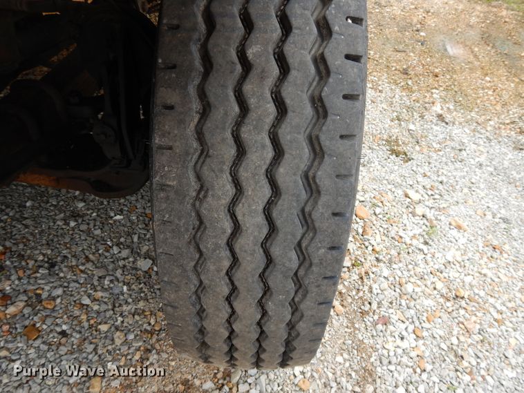 image for item DE5781 2009 International 7500  truck cab and chassis