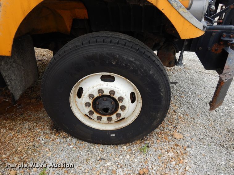 image for item DE5781 2009 International 7500  truck cab and chassis