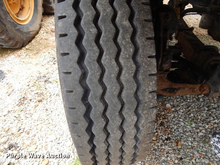 image for item DE5781 2009 International 7500  truck cab and chassis