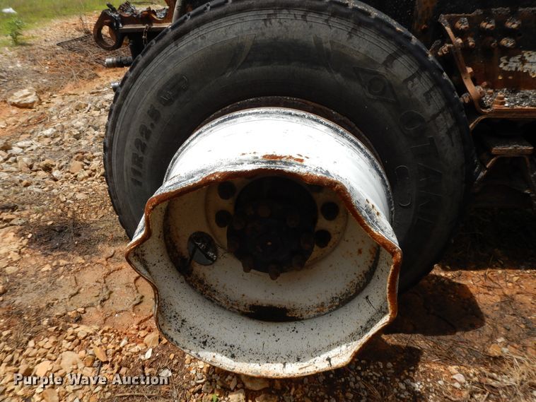 image for item DE5781 2009 International 7500  truck cab and chassis