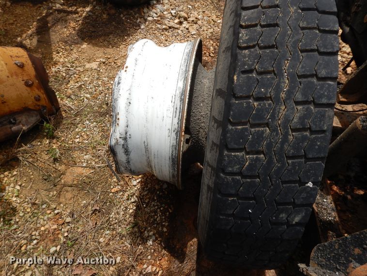 image for item DE5781 2009 International 7500  truck cab and chassis