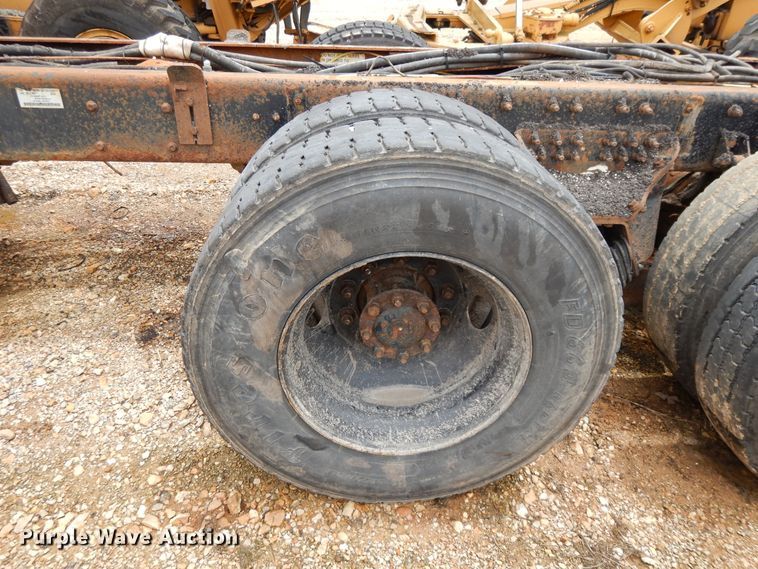 image for item DE5781 2009 International 7500  truck cab and chassis