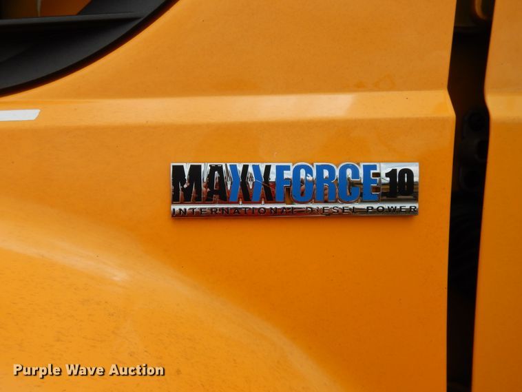 image for item DE5781 2009 International 7500  truck cab and chassis