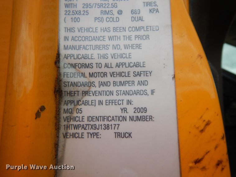 image for item DE5781 2009 International 7500  truck cab and chassis