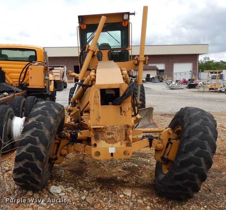 image for item DE5782 1995 Galion Dresser 850  motor grader