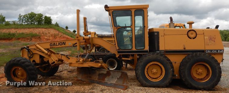 image for item DE5782 1995 Galion Dresser 850  motor grader