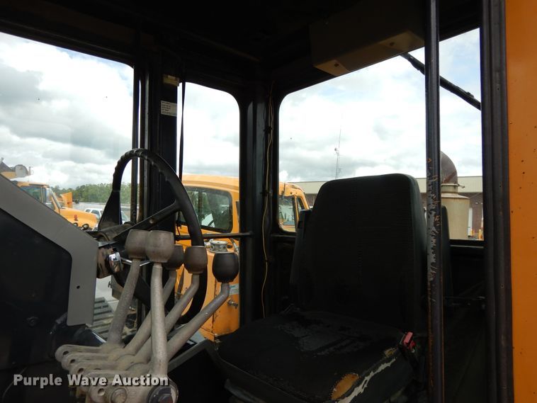 image for item DE5782 1995 Galion Dresser 850  motor grader